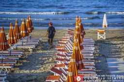 Fogazzi Francesco-Prime luci sulla spiaggia